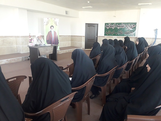 برگزاری نشست جایگاه و اهمیت کتاب و کتابخوانی در مدرسه ایمانیه تاکستان
